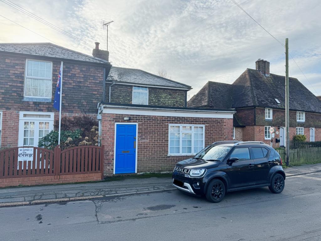 Lot: 43 - FREEHOLD OFFICES IN POPULAR VILLAGE WITH POTENTIAL - Outside front view